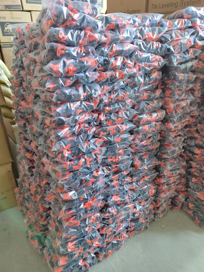 03 reusable tile leveling system